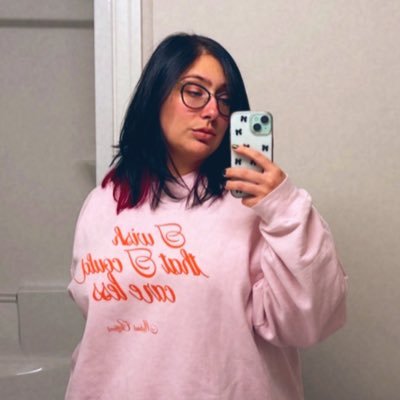 Wild_Things_afi's profile picture. “a yummy intoxicant” she/her 27 (minors dni) @CrashoutSOS 🤌🏻 theatrical Olive 🫒StonerSOS 🍃