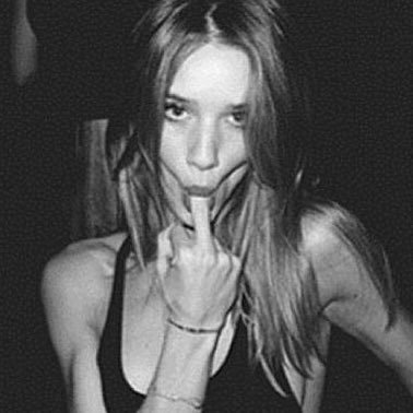 scorpiofatale's profile picture. 🪞🩰🦢🕯️🍵