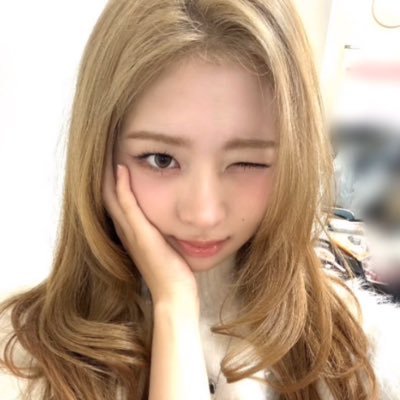 _hyewons's profile picture. gg stan (derogatory)