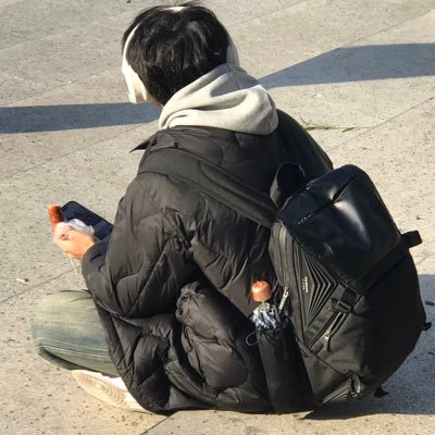 3162243869B's profile picture. 