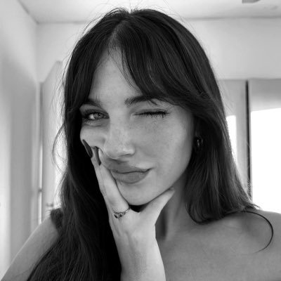 itspoesie's profile picture. 222 ♰