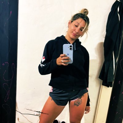 valeeflow's profile picture. Namasté, motherfuckers