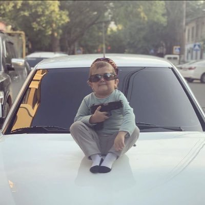 LanquetEU's profile picture. the better one wins.