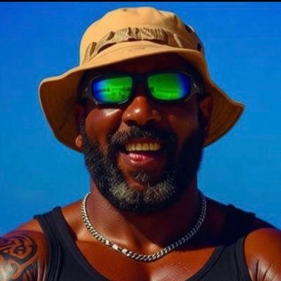 AtefAbyd's profile picture. People don't abandon people they love, they abandon people they were using Fight for the one you love , if you don’t someone else will .🤟