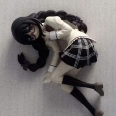 pamlabyrinth's profile picture. my body is a blade