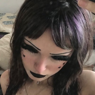 corimqq's profile picture. buenos días