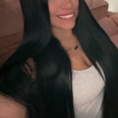 lyzieborges's profile picture. 