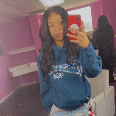 Feeesahhh_'s profile picture. figure me out 🦋⚓️                                            instagram @feeesahhh_