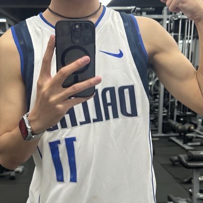 xu10186's profile picture. 江西体院男大 21/181/70 🍆 /5k粉开始发视频/脸照有🚪68/感谢关注！