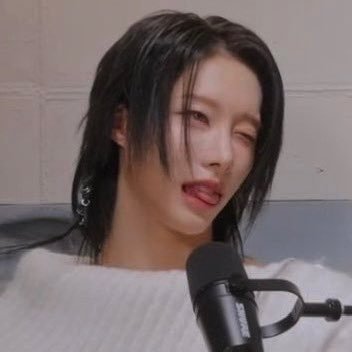 chnkuanjui's profile picture. you read my heart out ♡ 엑스러브.