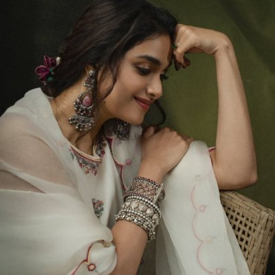 _siva_keerthy's profile picture. Die-hard fan of @KeerthyOfficial 💖
Forever admiring her with love 💖💘💕 #KeerthySuresh
📌 Follow my backup account: @_Siva_KS