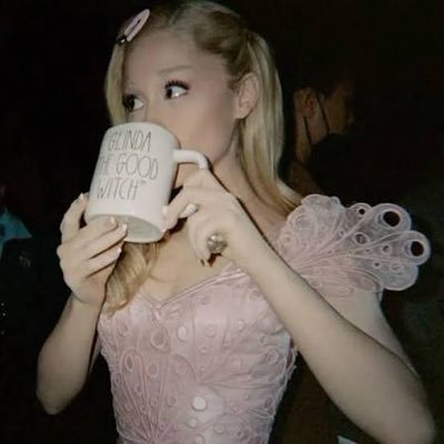 sexcardigan's profile picture. unusually and exceedingly peculiar and altogether quite impossible to describe