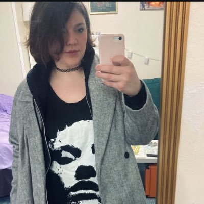 explodingpiano's profile picture. having fun online