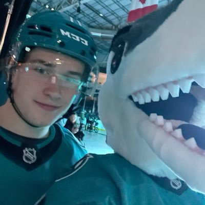 gymclasshomos's profile picture. 16 she #TheFutureIsTeal