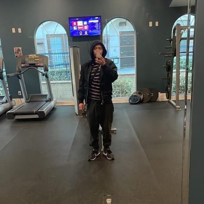 Mister_365's profile picture. Keep it moving!