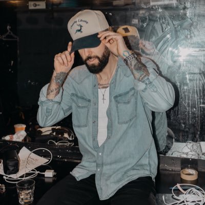 thedeltasweet's profile picture. Multi-platinum, Juno Award-winning prairie boy. (Also vox for @wearestereos) 🌾