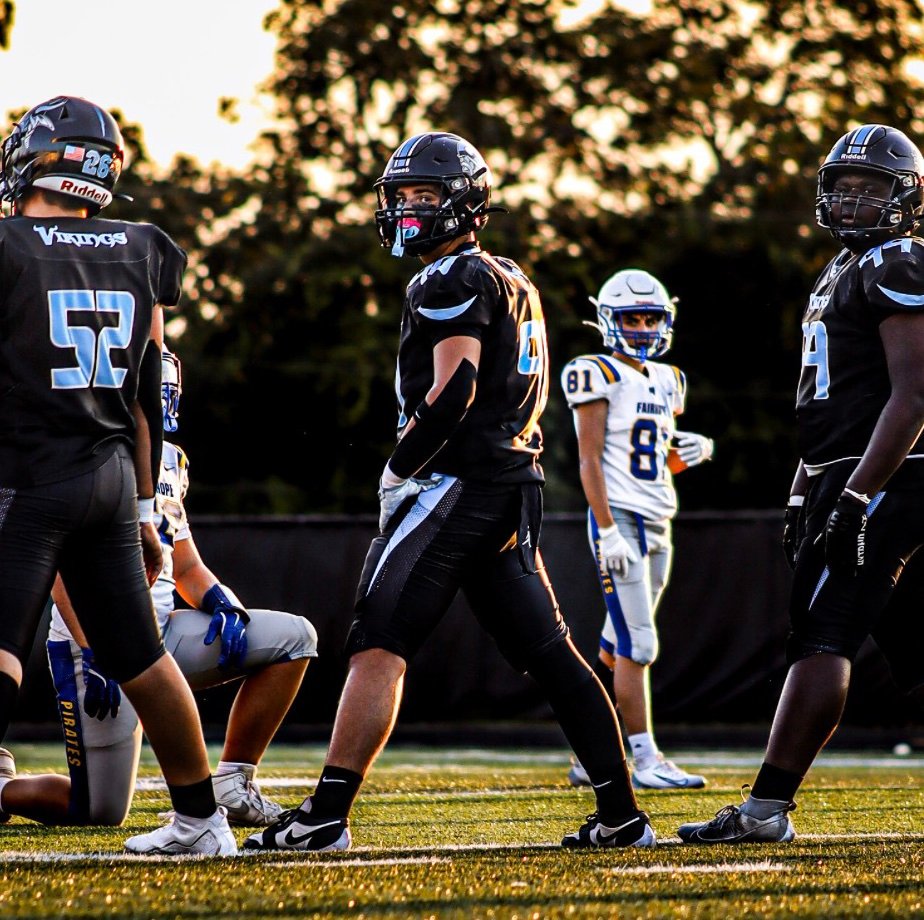 jakesmith1790's profile picture. C/O 2029  6’2 220lbs RG, TE, RT. 5.3 40yrd dash. 225 bench. 300 squat. Mary g Montgomery high school.