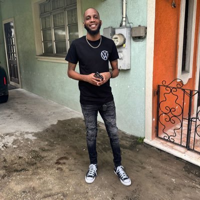 sizz9's profile picture. DJ × Sizzdub Productions | KFC Barbados Ambassador | IG: sizzdub | #HutchyandSizz |