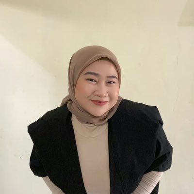 princesstangguh's profile picture. penikmat kesunyian, pembenci kesepian.