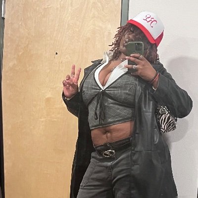 itsmissniggy's profile picture. forever student. v queer. she/her