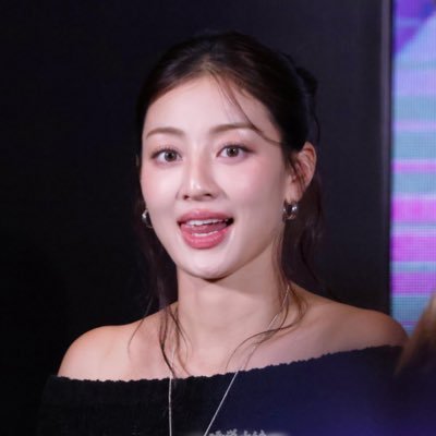 rihannakillah's profile picture. 🇵🇷| In this house we also stan TWICE 🙂‍↕️ @rihanna follows 🤍