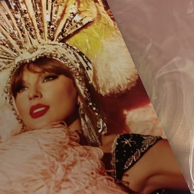 TiffWells05's profile picture. Happily married! mom of two. Just a gamer mom   oh and also a new grandma!!  My 🌎 is my fam. #eazyyfam #callofduty #goldenlife aka MrsWells98