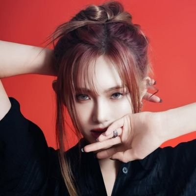 heouaisha's profile picture. 2000 ˊˎ Forever shining with 𝙀𝙑𝙀𝙍𝙂𝙇𝙊𝙒 .ೃ࿐