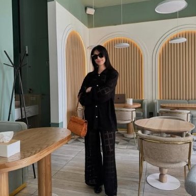 Alsa582's profile picture. Loves food, movies, and sunsets. Appears quiet, but actually talks a lot; it depends on how you sense it.