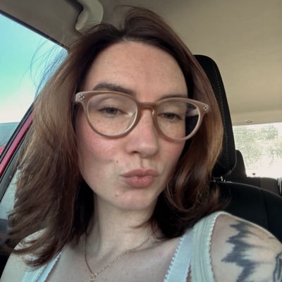 GirlMold009's profile picture. 