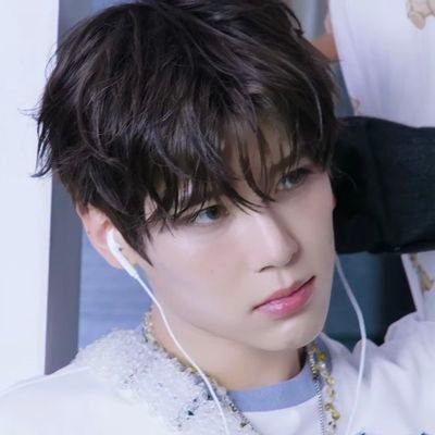 sionlovebot's profile picture. miracles are closer than we think – 시온♡