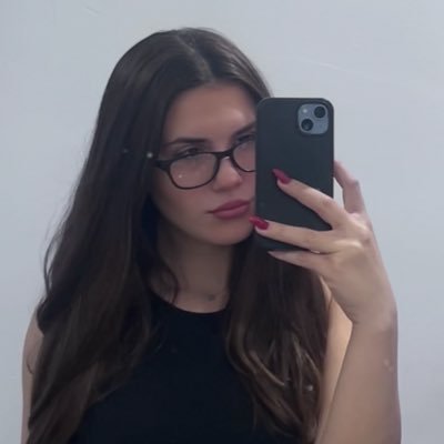 hauntmedeer's profile picture. אחת שיודעת