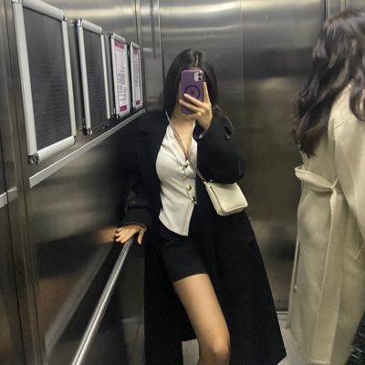 yzhat1ce's profile picture. 