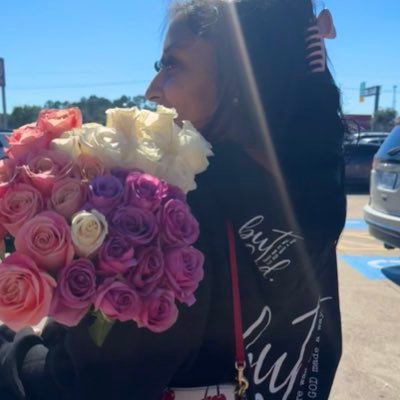 markiarosee's profile picture. 