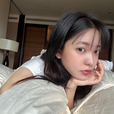 cherrietrash's profile picture. 