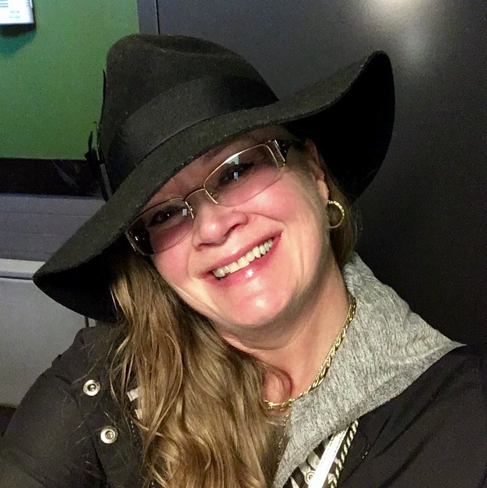 ShellyLMcLean10's profile picture. Queen of Hearts ♥️