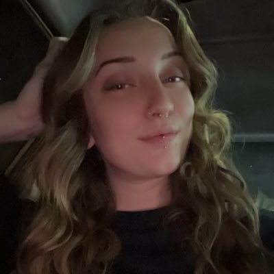 Ashrainey_'s profile picture. “All of the best people are Mad and I am under no obligation to make sense to anyone “✨☕️🎩🐛🦋