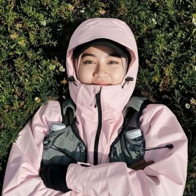 tiani_gunati's profile picture. naiklah gunung, agar kamu faham siapa dirimu