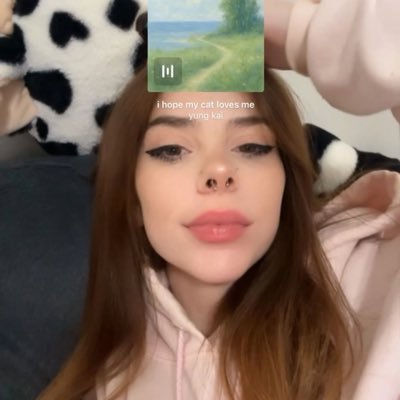 _jennamkay's profile picture. pathetic girl on twitter.