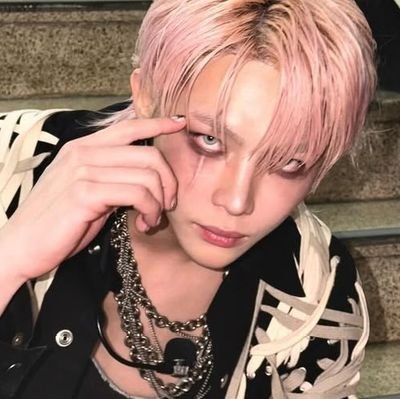 wenosbite's profile picture. 