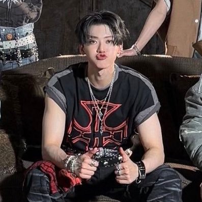 simpovernaje_'s profile picture. 