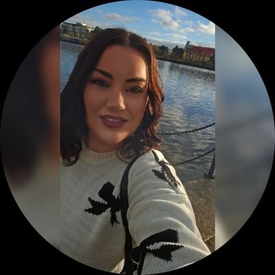 Glover83Ali's profile picture. 40 something Mum to 4 boys.
Dog Mum.
Swans ⚽️🦢.
Self-proclaimed Geek.
Music lover.