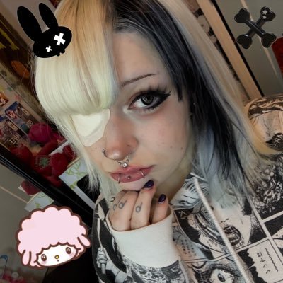 loonaslut420's profile picture. momo (hayden) • DNI: minors & bigots • 23 • minnesota • lesbian orbit • they/them • science + art nerd :V