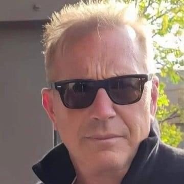 bouquetalex's profile picture. An American actor and filmmaker
📍 Official backup fan page created by Kevin