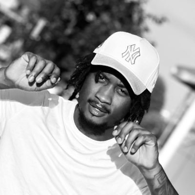 Lowe_EyeDezz's profile picture. 