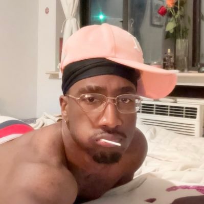 iicusolo's profile picture. we’re all a little weird.