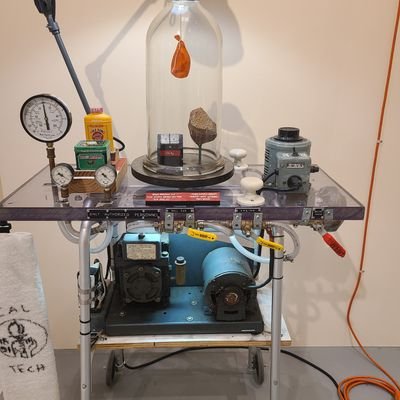 notboredatallok's profile picture. 🏢🏣🏤🏥🏦🏨🏩🏪🏫🏬🏭🏯🏰💒