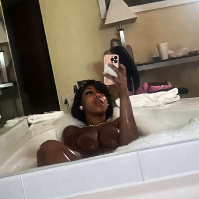 BonnieGTD's profile picture. Your favorite nail tech 🎀 #BonnieWasHere