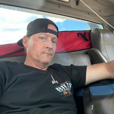 ThompsonEt8379's profile picture. 