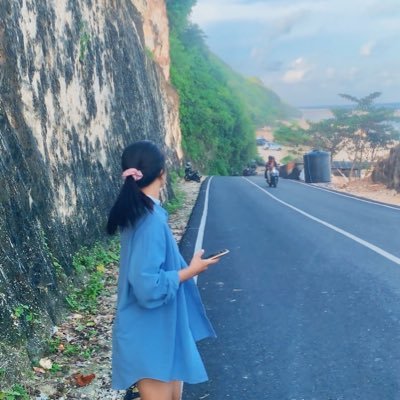 lavieisbluee's profile picture. yang ga tau ga tau aja alias buat sambat aja