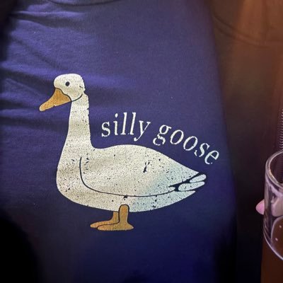 ItsMAYRIZZLE's profile picture. depressed but optimistic.